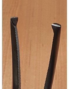 Pinza hemostática ROCHESTER OCHSNER Curva Con diente 22 cm. 2
