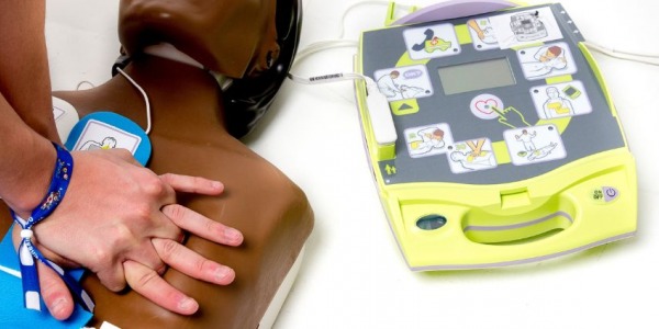 Desfibriladores: Tipos, Funciones y Tecnología para Salvar Vidas