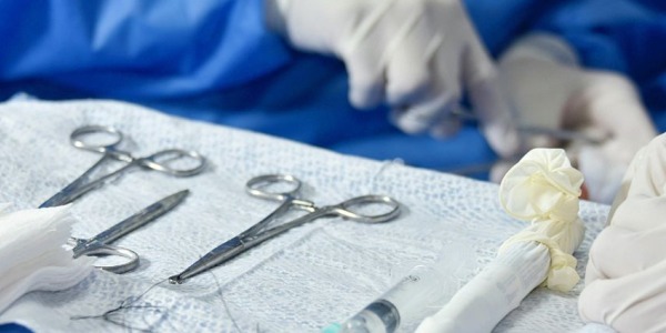Protección en Entornos Médicos: Productos Esenciales y su Uso